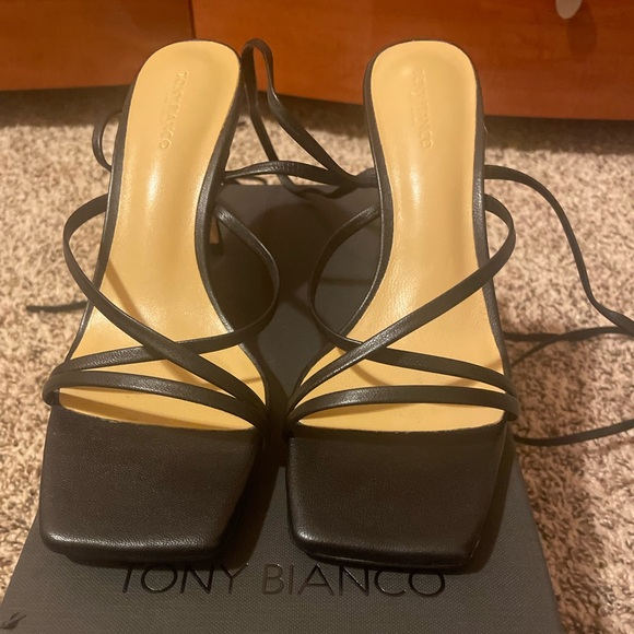 Tony Bianco, Size 6 - Picture 5 of 5